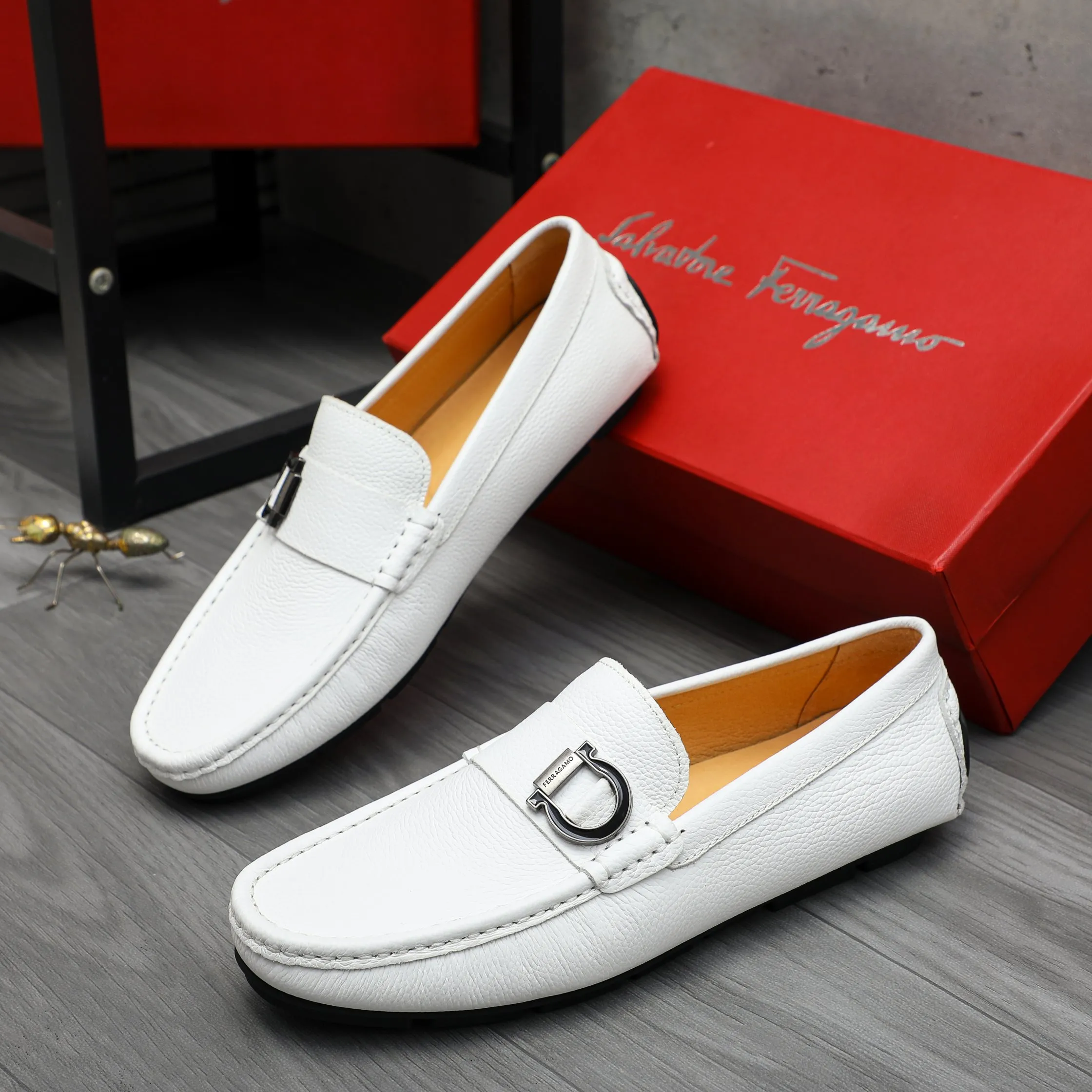 Men's shoes 💰p380 Product trademark: Ferragamo " Ferragamo ] Casual slip-on men's shoes Regular size: 38-45 Product material: Selected pebbled cowhide upper, pigskin lining, rubber outsole